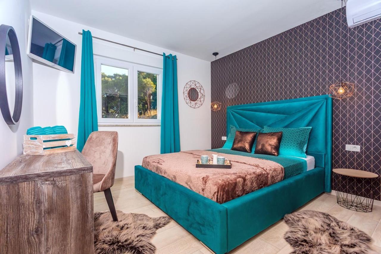 Villa Matan - Only 200M From The Sandy Beaches, Private 28M2 Pool Omiš Quarto foto